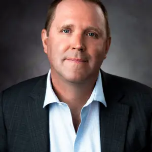 Retrato de Ryan Gingeras