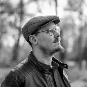 Retrato de John Bueno