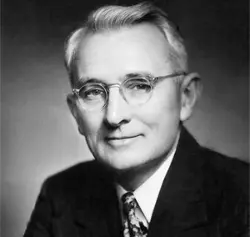 Retrato de  Dale Carnegie