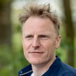 Retrato de Graham Lee