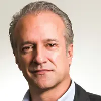 Retrato de  Nano Guerrra-García