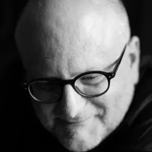 Retrato de  Michael E. Long