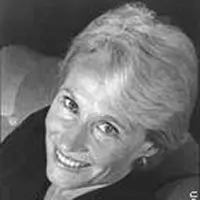 Retrato de Rosamund Stone