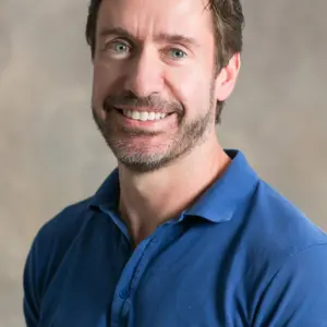 Retrato de  Ted Adams