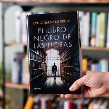 Imagen extra El Libro Negro de las Horas 3