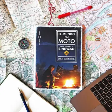 Imagen extra El mundo en moto con Charly Sinewan: Capítulo 6. El armario de la moto 0